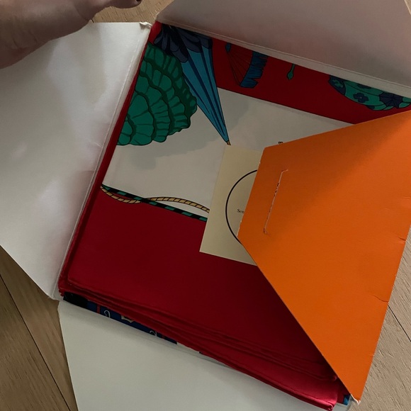 Hermes Ombrelles et parapluies Silk Scarf-Authentic - Picture 8 of 9